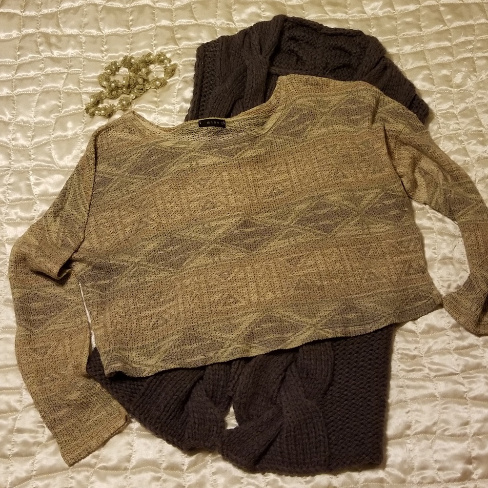 Mine Aztec print crop top NWOT